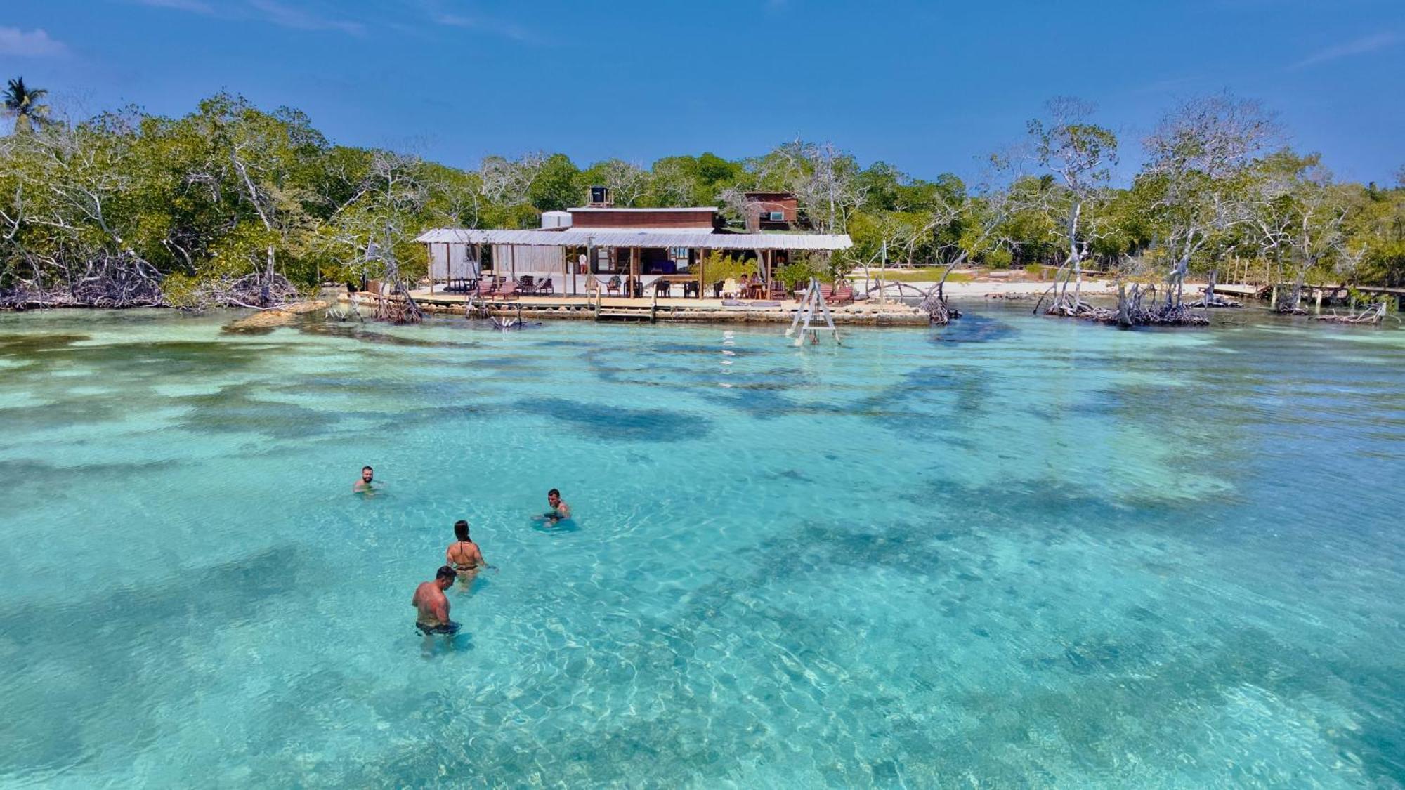 Medusa Hostel Isla Tintipan Tintipan Island Kültér fotó
